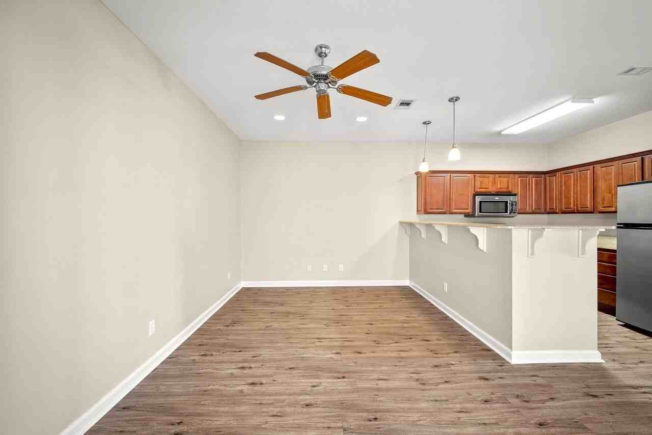 721 Arbor Lake Dr - Photo 4 of 35