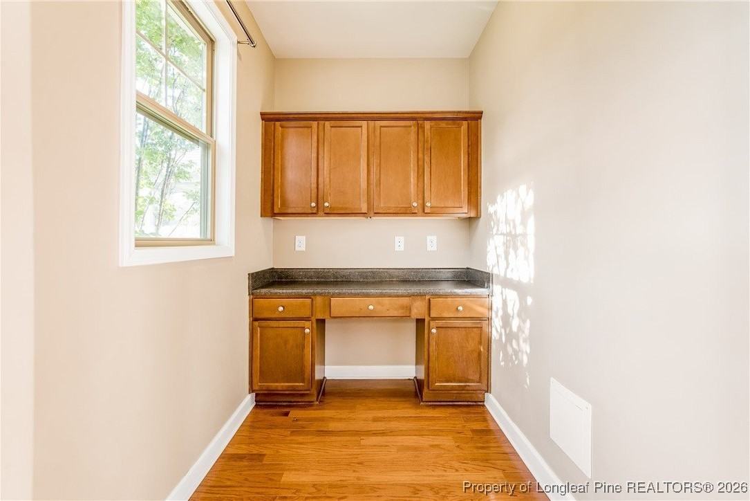 2828 Deepwater Ct - Photo 6 of 34