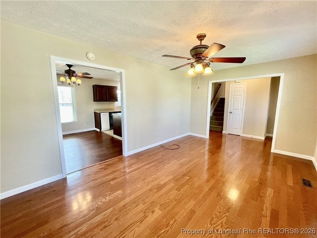 127 Kristin Ave - Photo 5 of 32