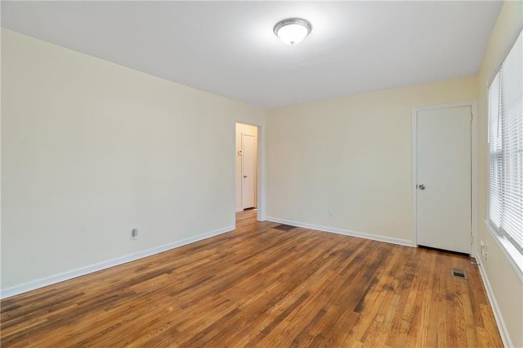 681 Toliver St Ne - Photo 4 of 18