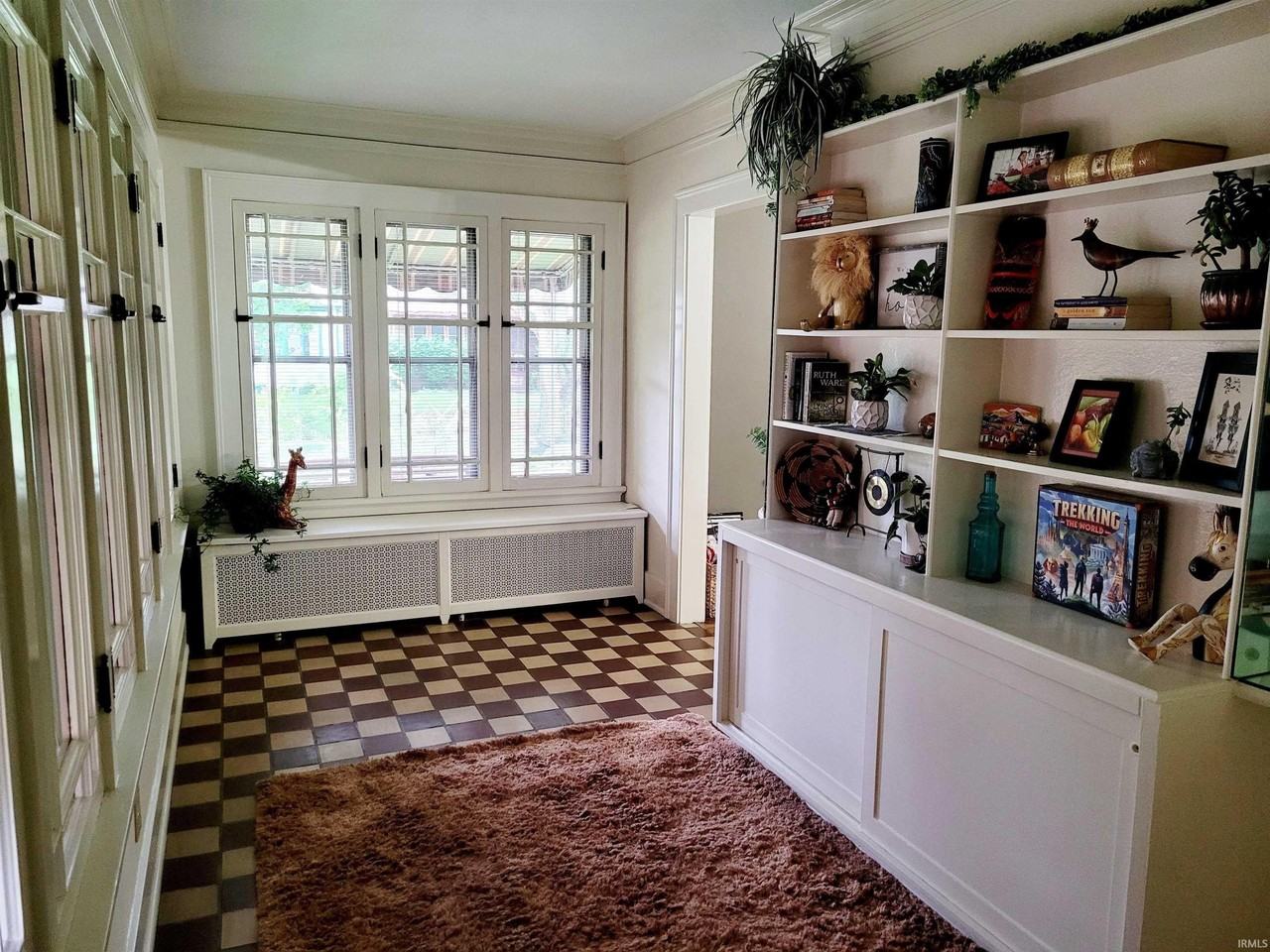 1223 W Wayne St - Photo 3 of 24