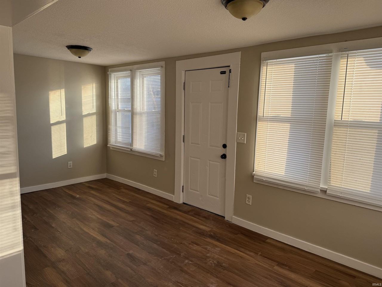 3401 Harvester Ave - Photo 3 of 12