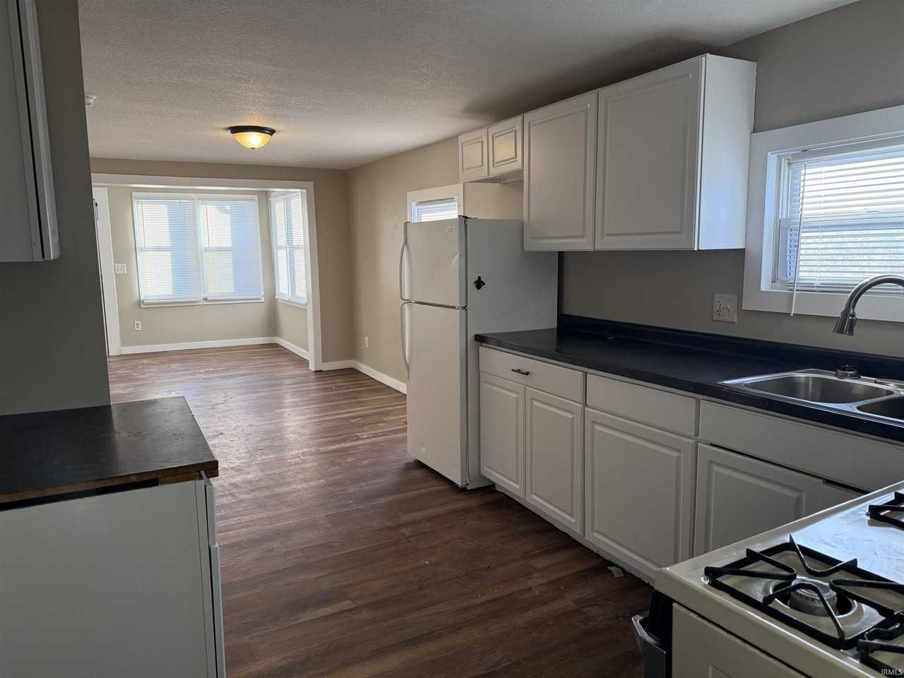 3401 Harvester Ave - Photo 6 of 12