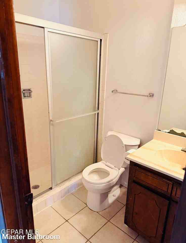 10555 Kinross Ave - Photo 6 of 10