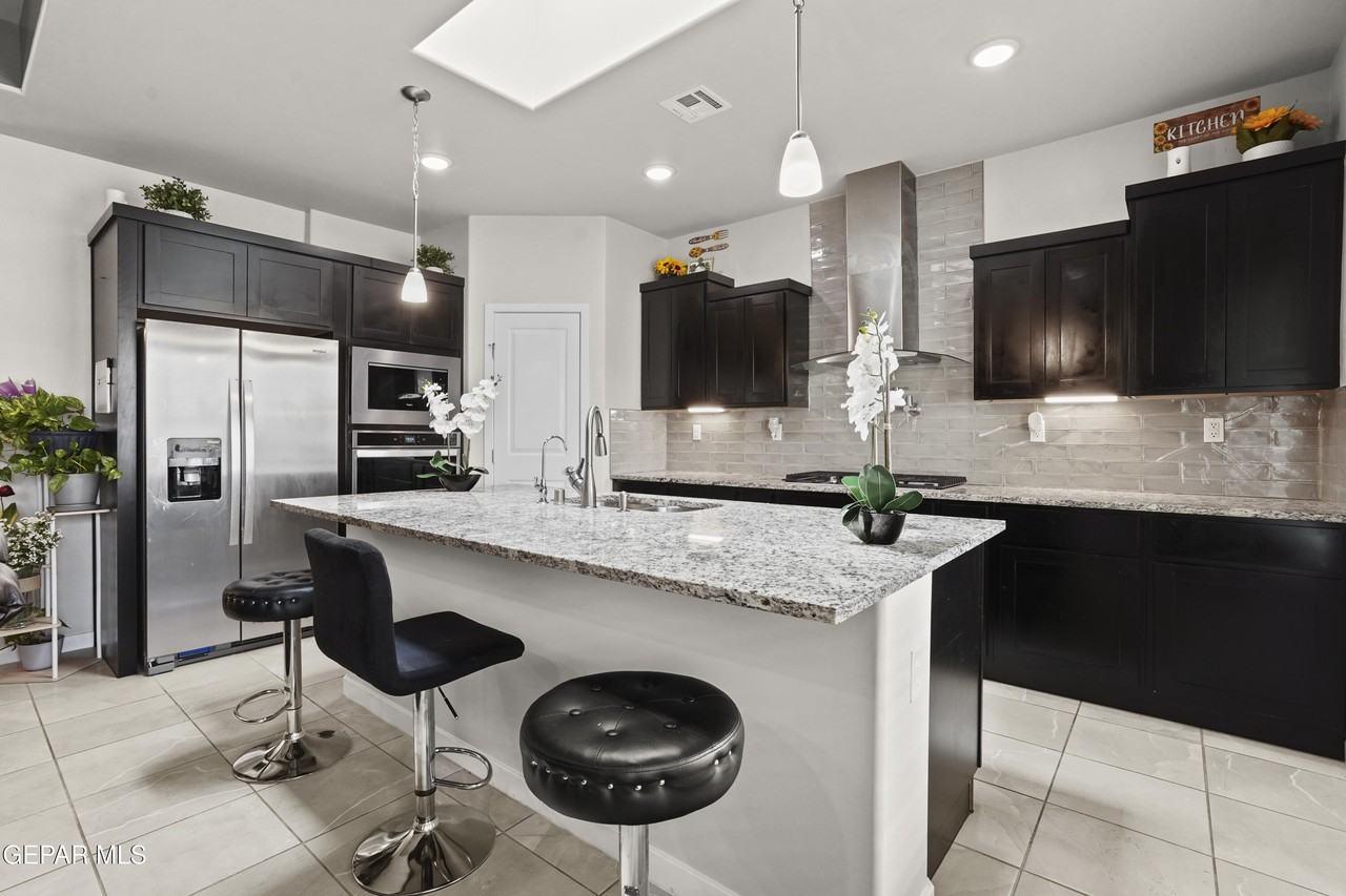 12405 Northumberg Dr - Photo 2 of 39