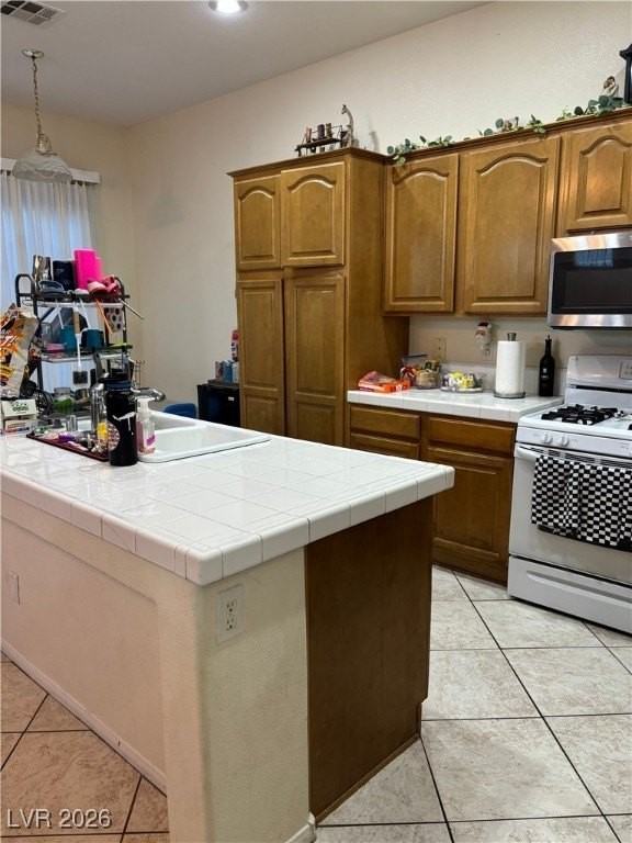 195 Regal Sunset Ave - Photo 6 of 12