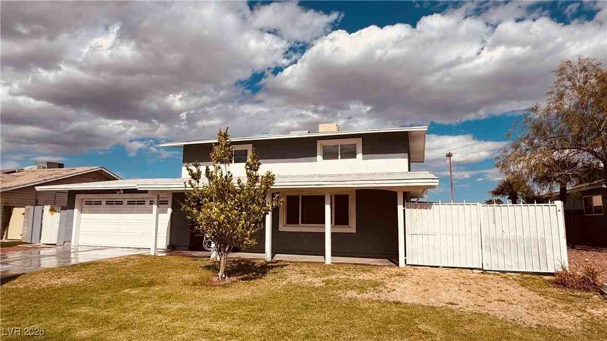 201 Redstone St - Photo 2 of 50