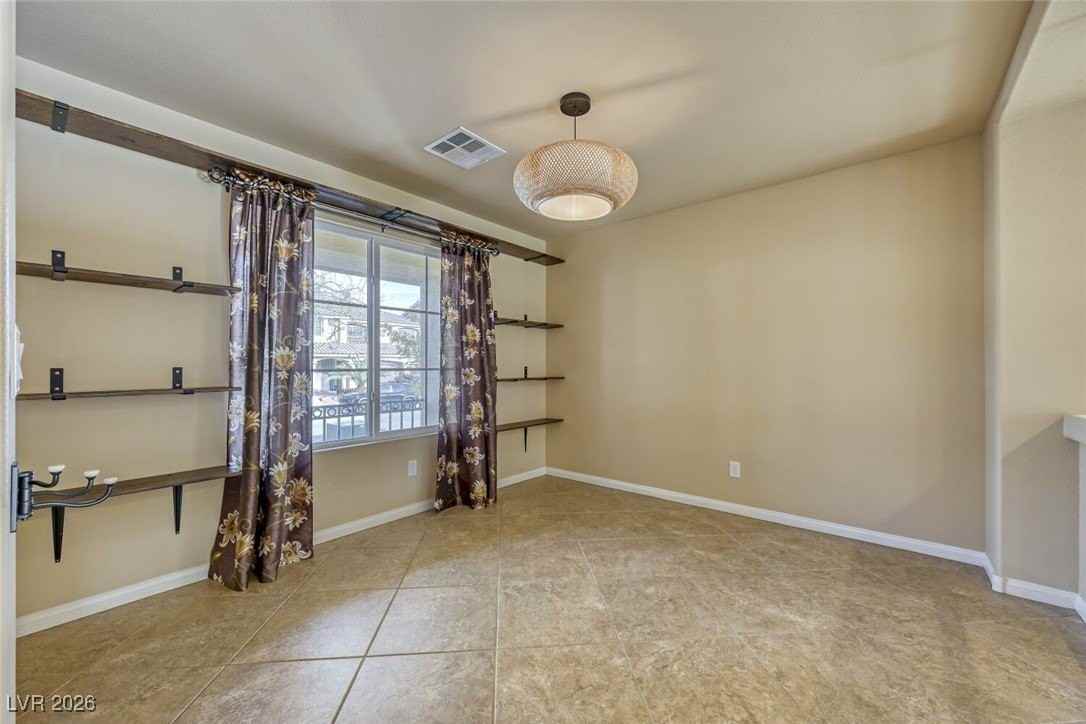 6239 Mustang Spring Ave - Photo 7 of 28