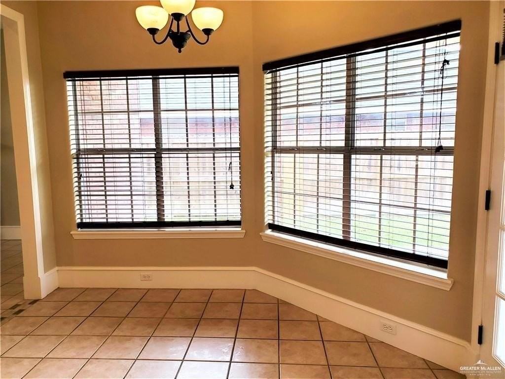 504 E Wisteria Ave - Photo 4 of 16