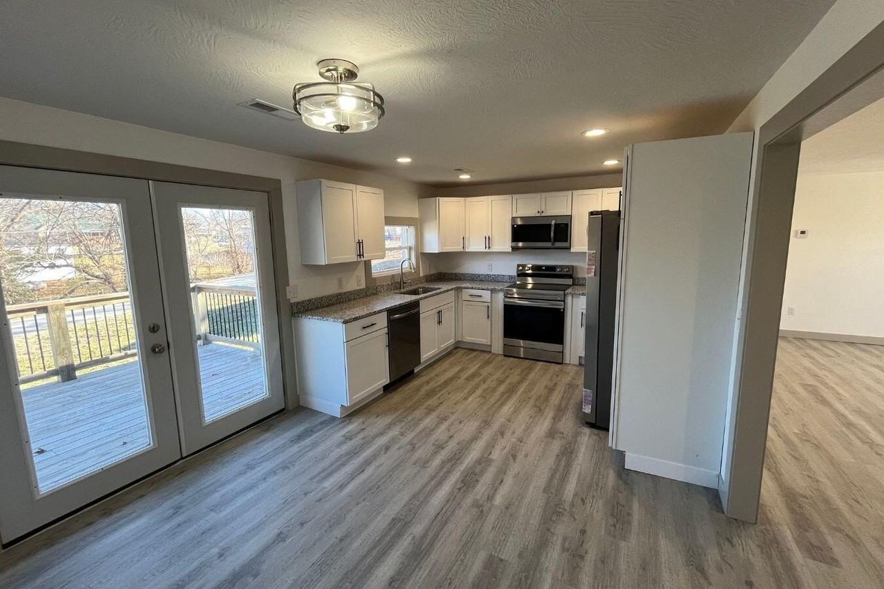 424 N Clay St - Photo 4 of 27