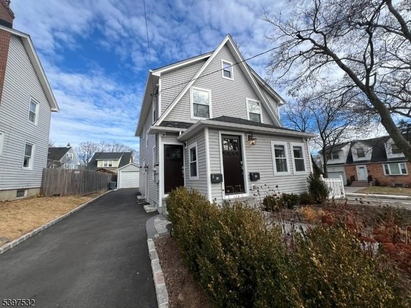 20 Van Dyke Pl - Photo 2 of 30