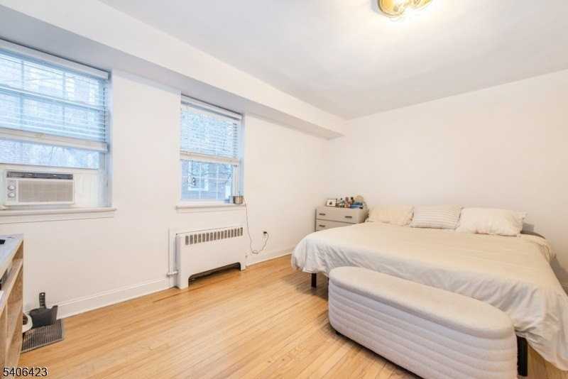 380 Claremont Ave #1 - Photo 3 of 23