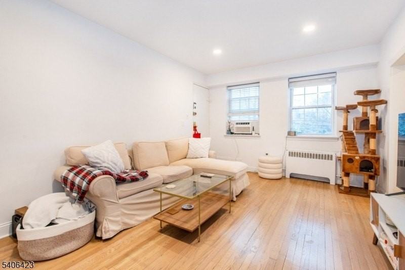 380 Claremont Ave #1 - Photo 7 of 23