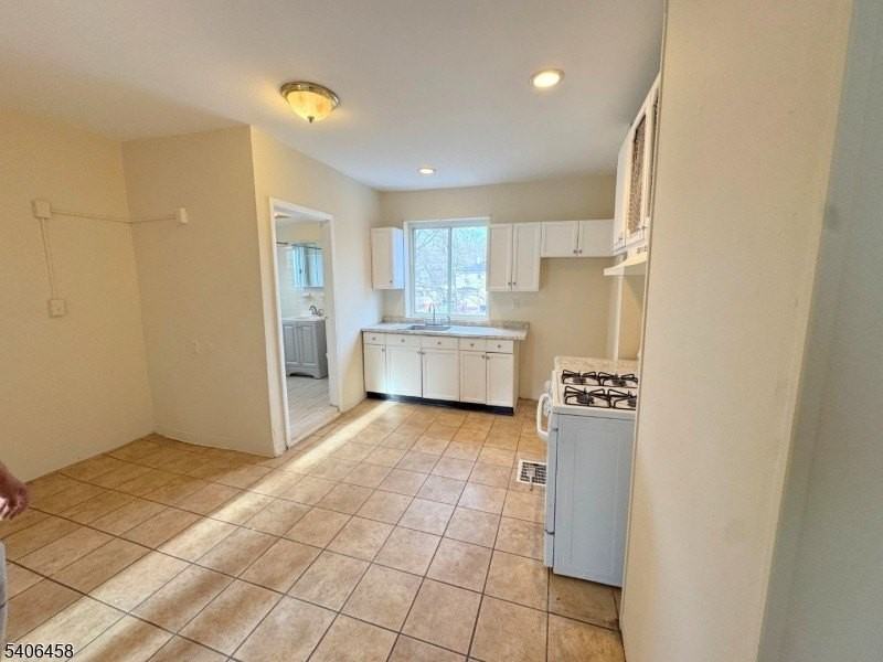 1261 Milton Pl #2 - Photo 4 of 8