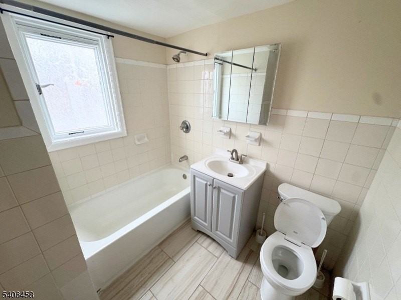 1261 Milton Pl #2 - Photo 5 of 8