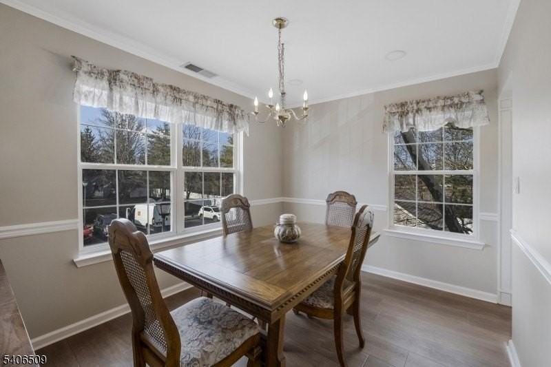 61 Waugh Ct - Photo 4 of 14