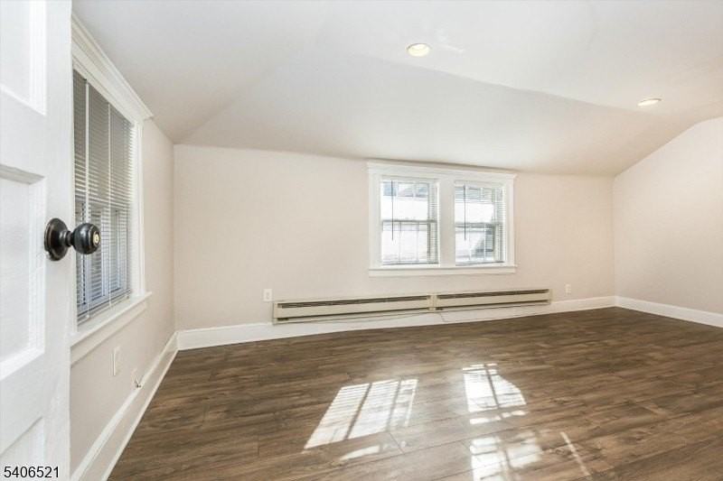 9 Lincoln St - Photo 3 of 24