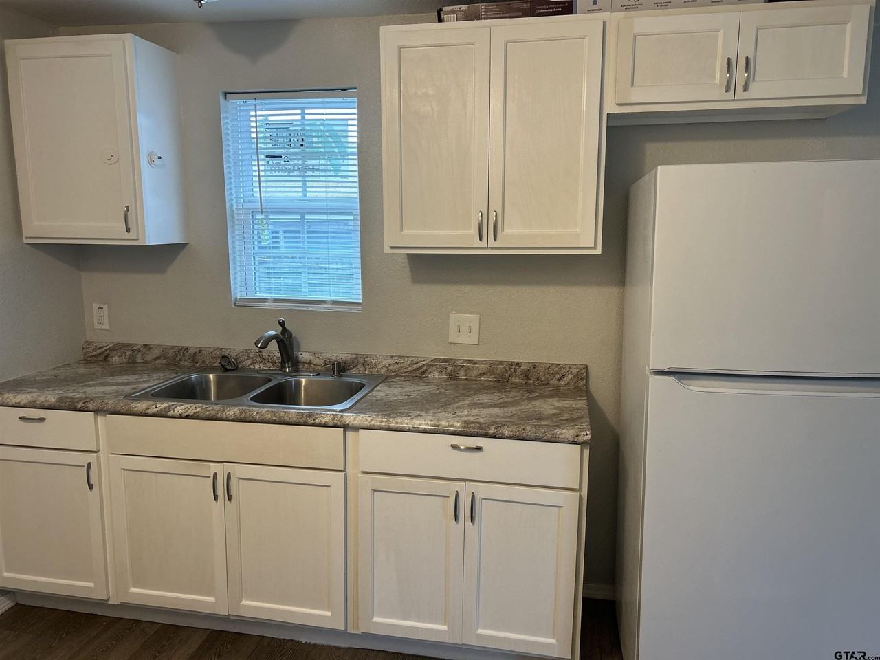 3018 Walton Rd - Photo 2 of 16