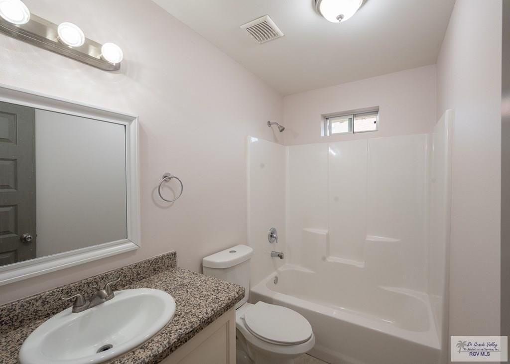 344 Clemente Ave #B - Photo 5 of 8