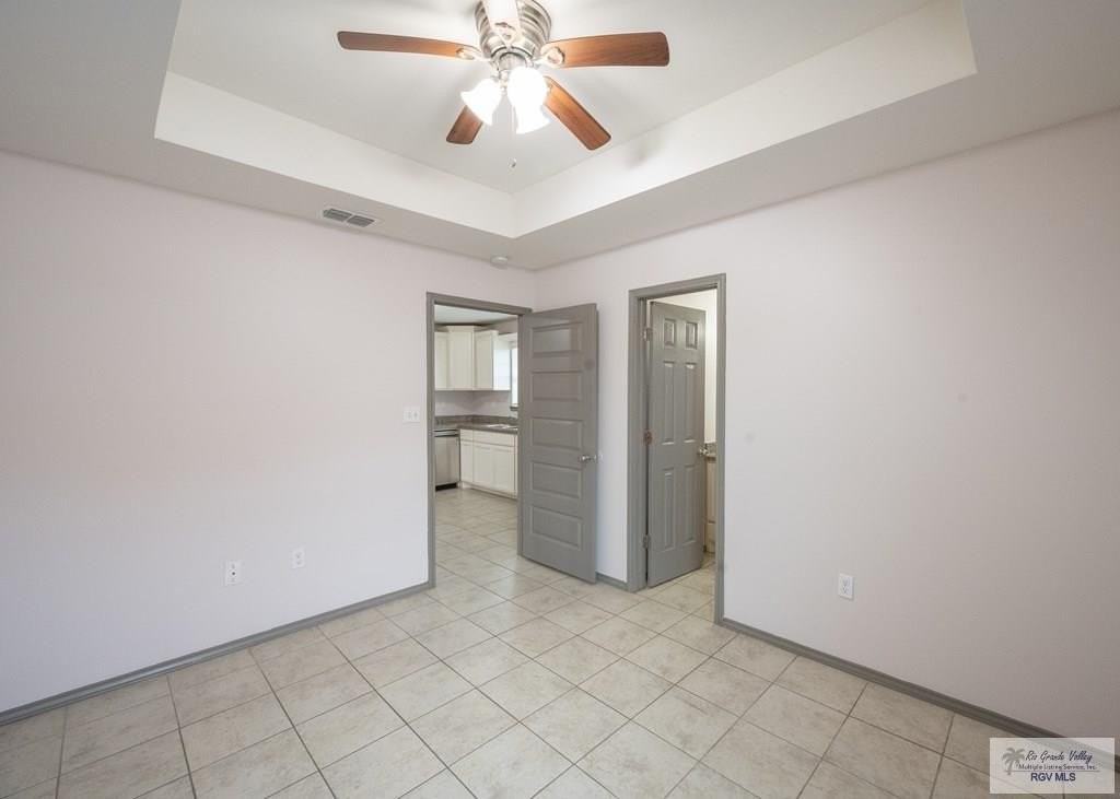 344 Clemente Ave #B - Photo 6 of 8