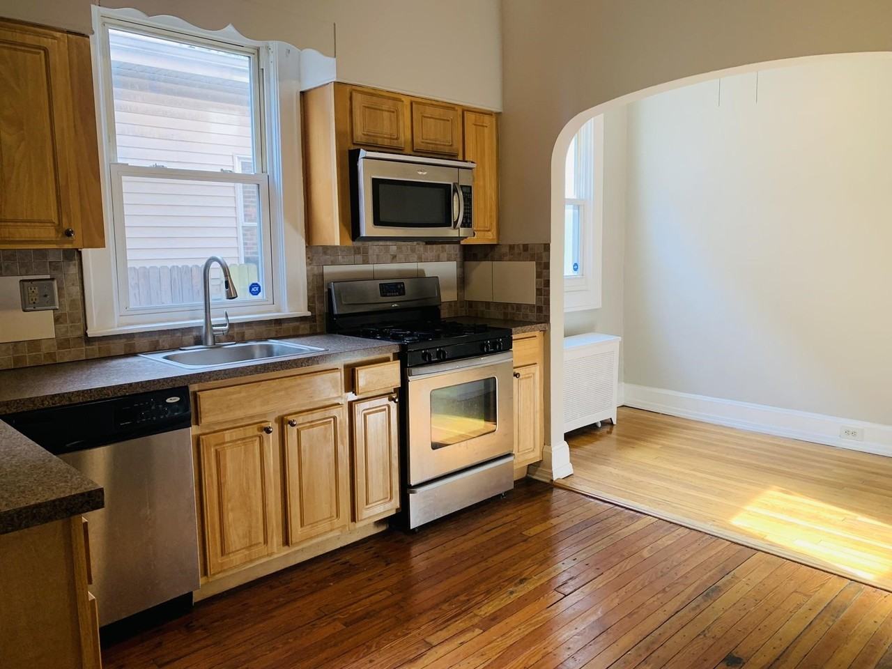 86 W 34th St #2 - Photo 3 of 14