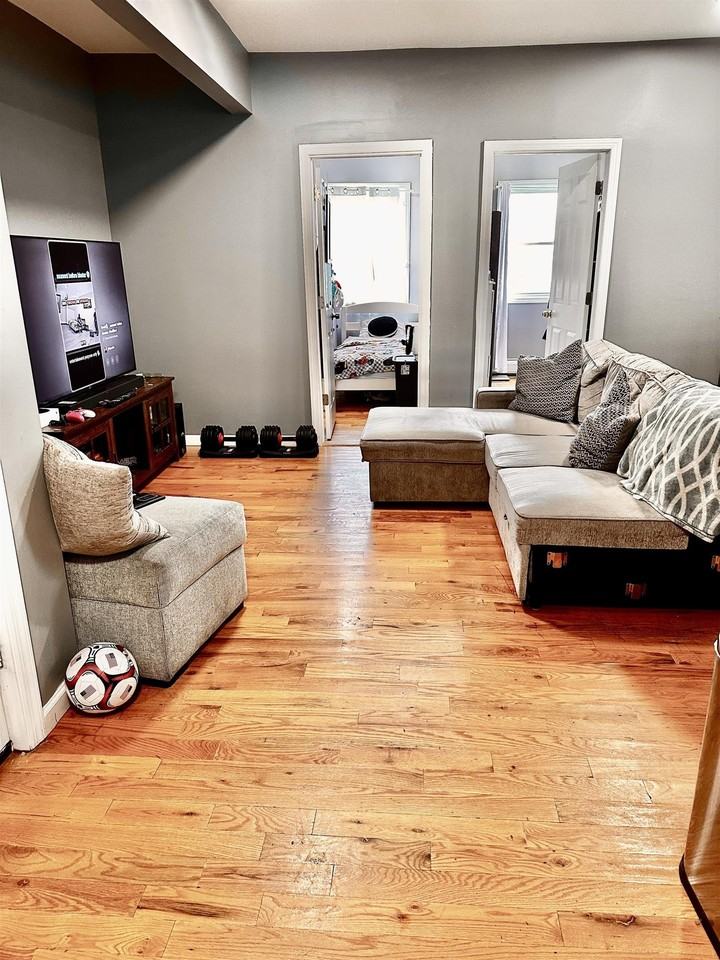 245 Duncan Ave #1 - Photo 5 of 18