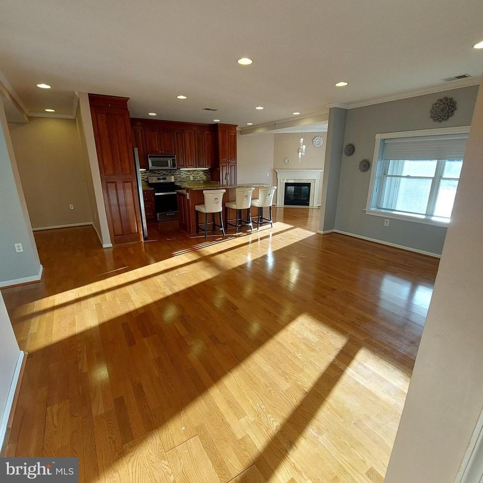 12251 Roundwood Rd - Photo 5 of 23