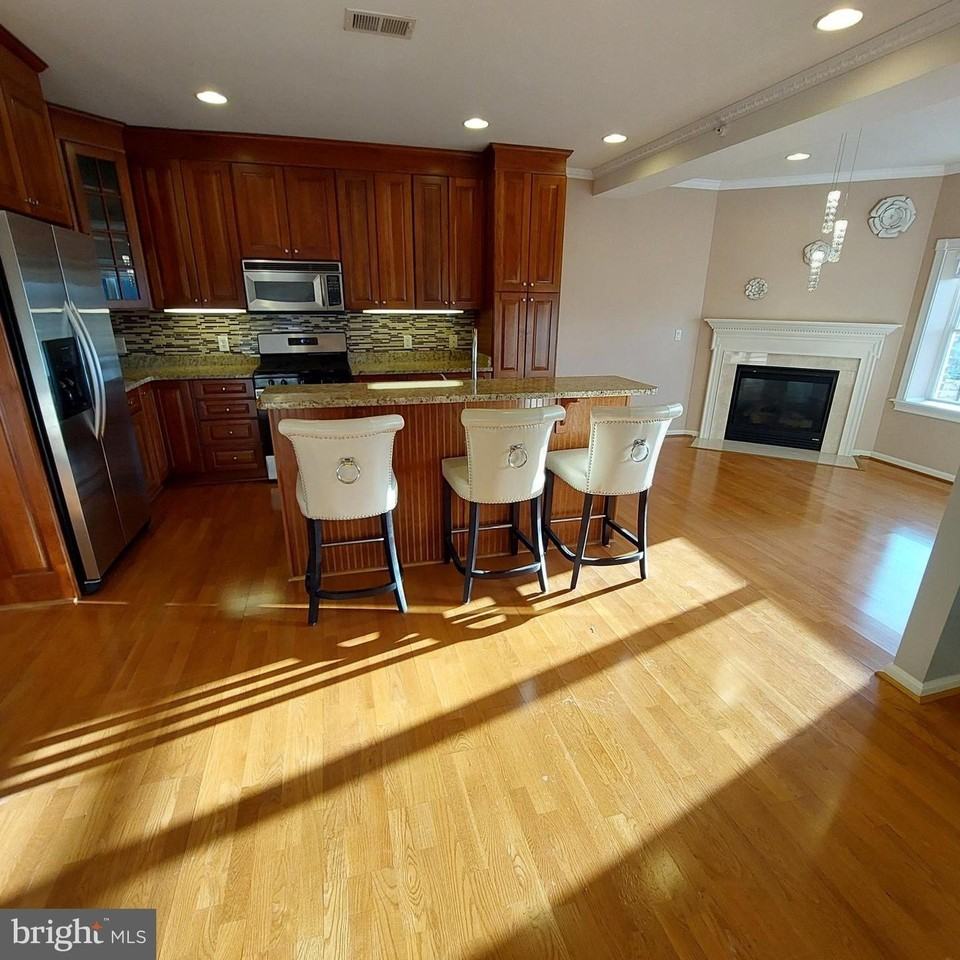 12251 Roundwood Rd - Photo 6 of 23
