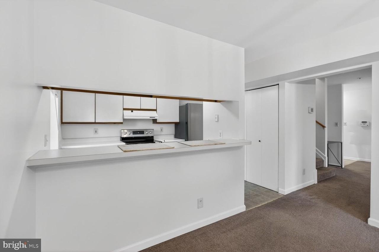 4950 Columbia Rd - Photo 5 of 27