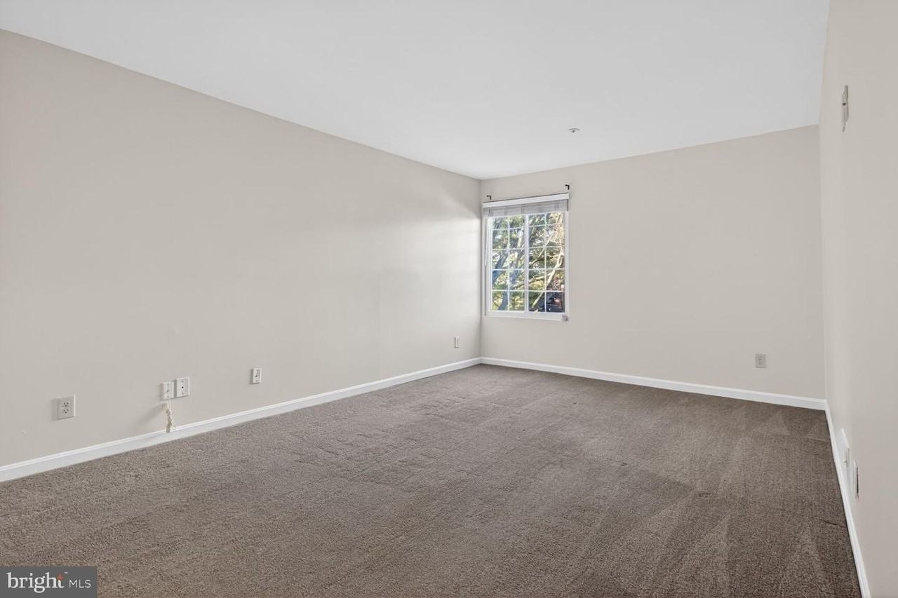 4950 Columbia Rd - Photo 7 of 27