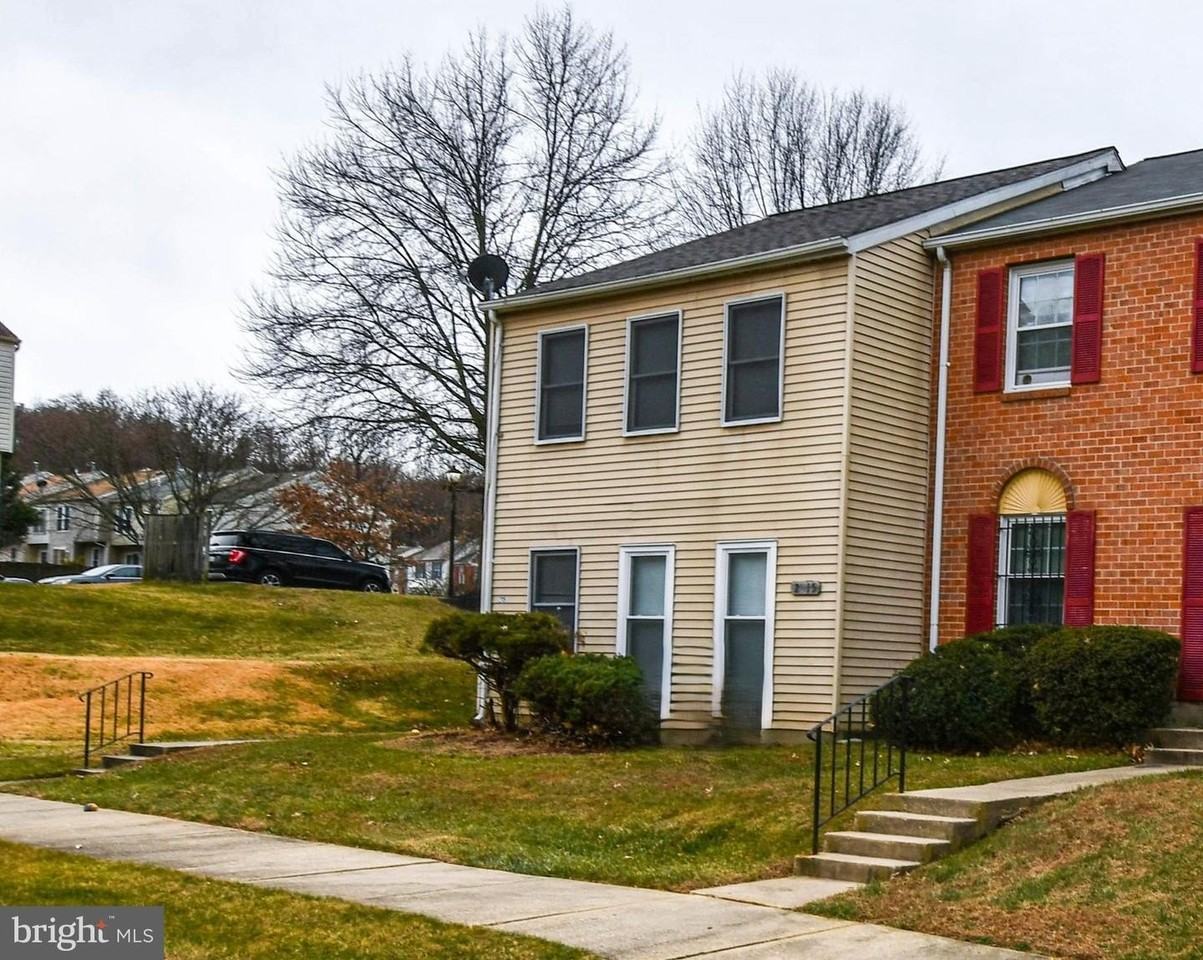 2115 N Anvil Ln - Photo 2 of 37