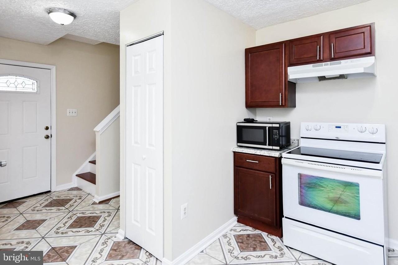 2115 N Anvil Ln - Photo 6 of 37