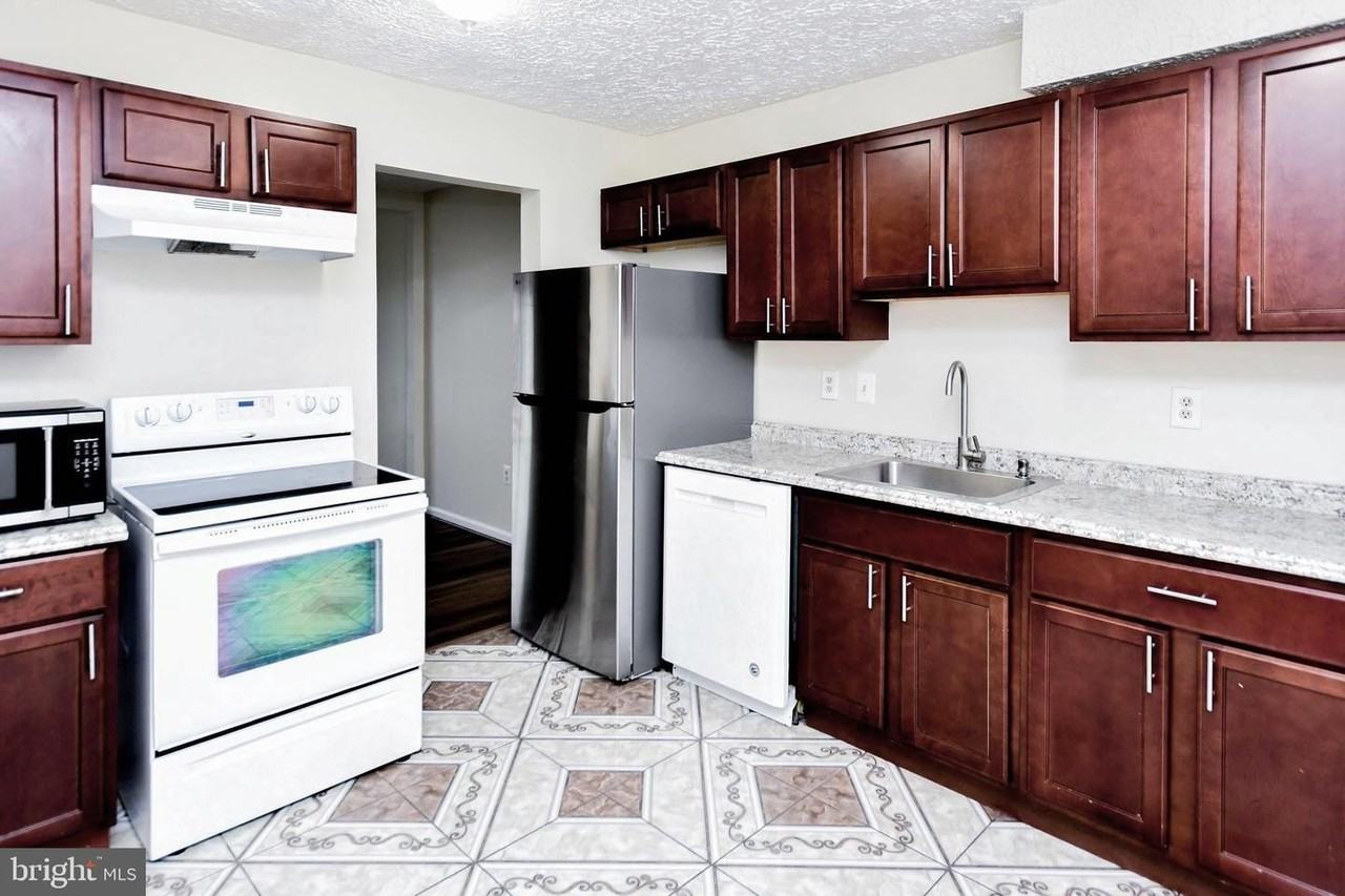 2115 N Anvil Ln - Photo 7 of 37