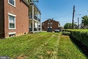 537 S Walnut St - Photo 4 of 24