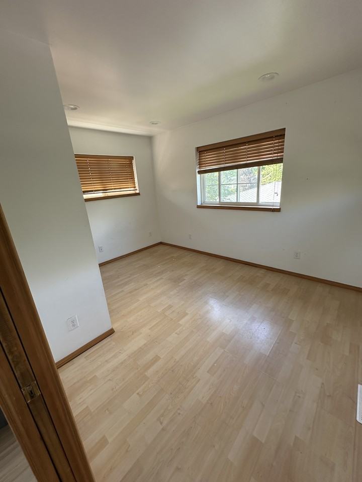 2009 Maurice Ave #1 - Photo 4 of 11