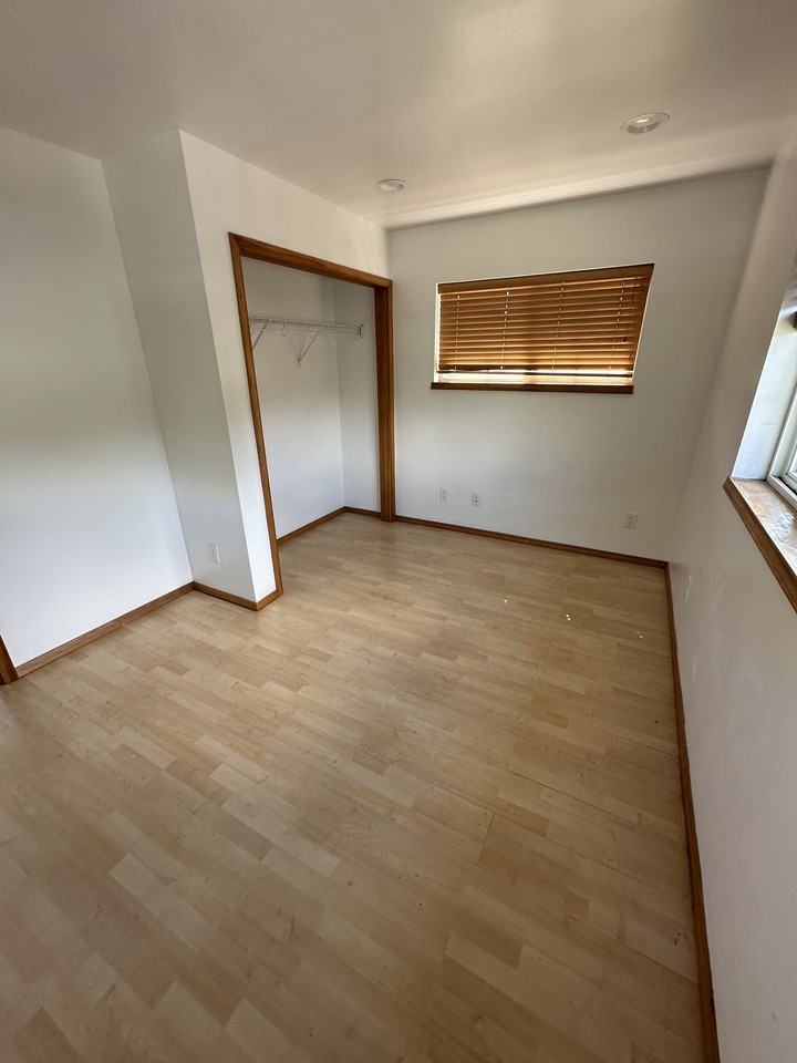 2009 Maurice Ave #1 - Photo 5 of 11