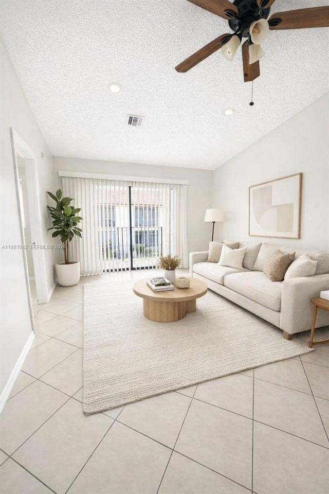 160 Nw 60th Ave #6-3 - Photo 4 of 9