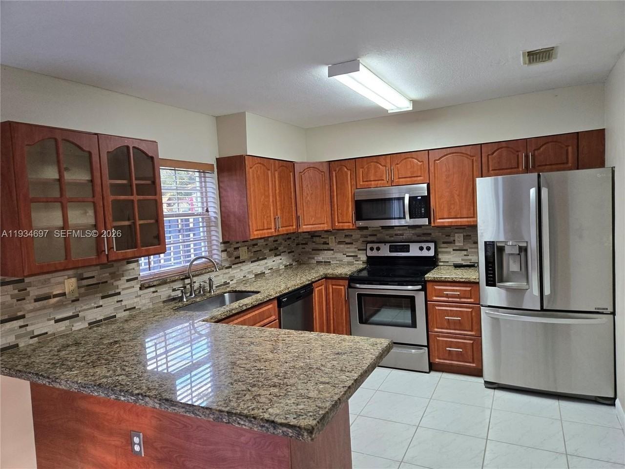 2301 Sw 83rd Ave - Photo 4 of 14