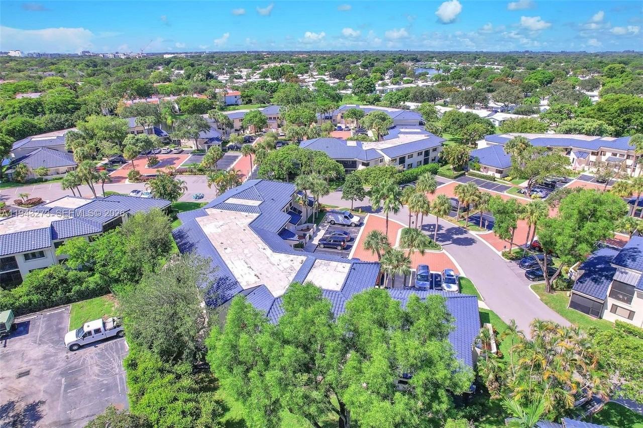 1618 Nw 81st Way #1618 - Photo 3 of 37