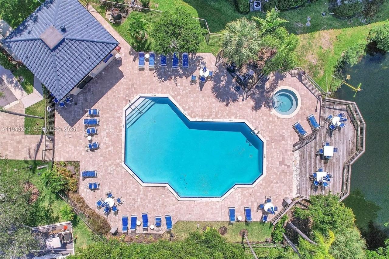 1618 Nw 81st Way #1618 - Photo 5 of 37