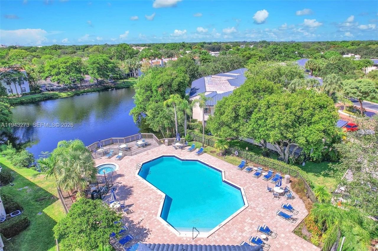 1618 Nw 81st Way #1618 - Photo 6 of 37