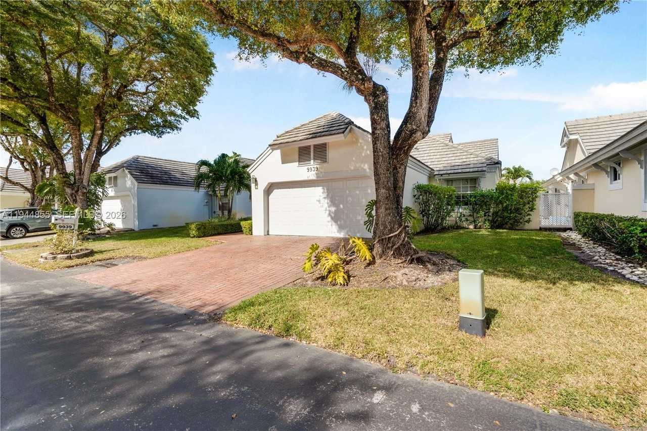 9939 Nw 47th Ter #9939 - Photo 2 of 50