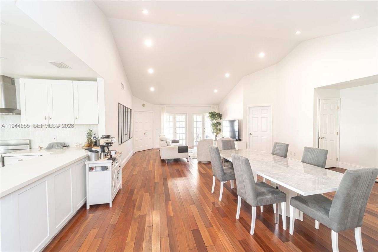 9939 Nw 47th Ter #9939 - Photo 4 of 50