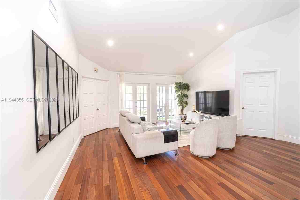 9939 Nw 47th Ter #9939 - Photo 5 of 50