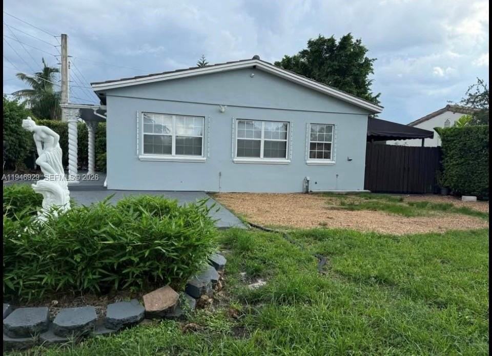 2400 Sw 62nd Ave - Photo 5 of 16