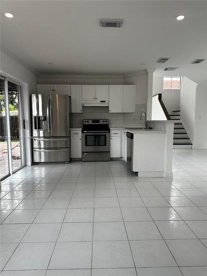 8417 Nw 1st Ter - Photo 3 of 18