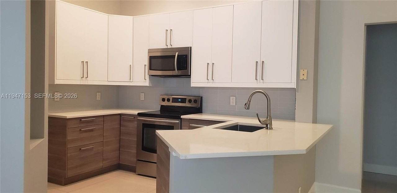 1628 Salerno Cir - Photo 3 of 32