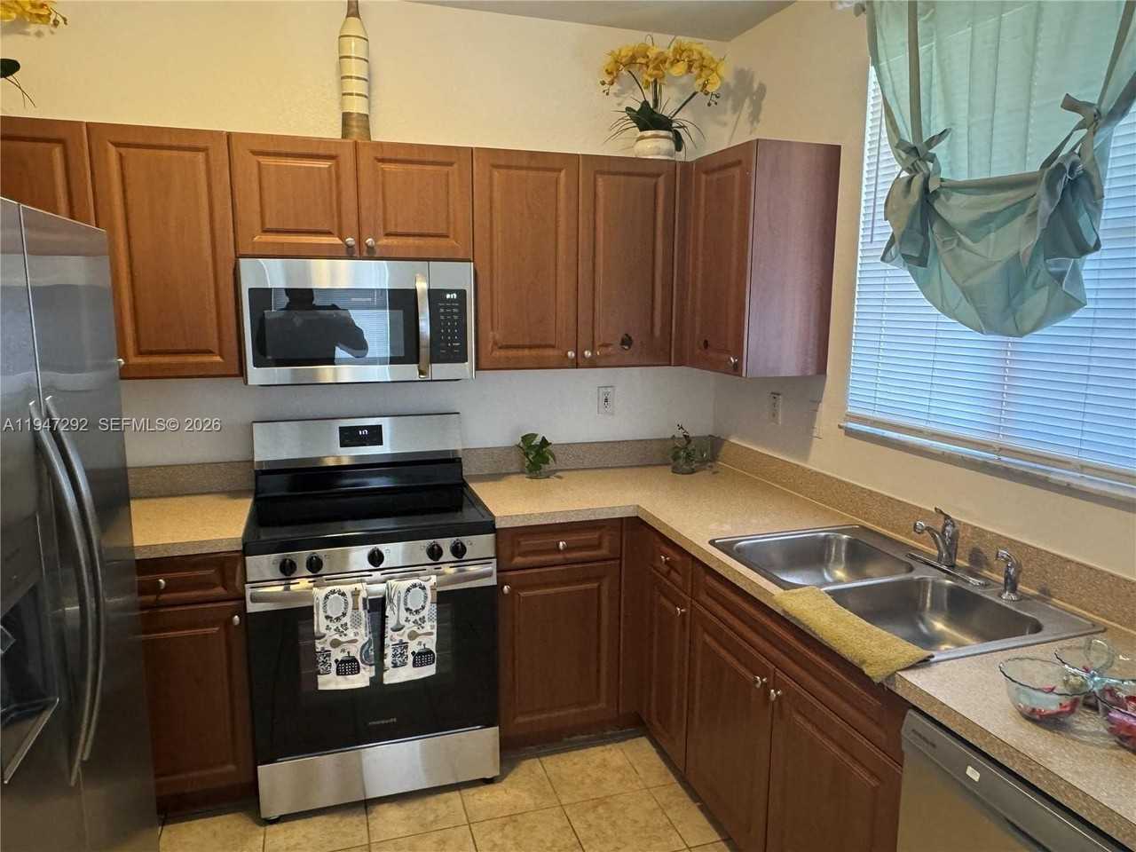 17331 Nw 7th Ave #109 - Photo 6 of 37