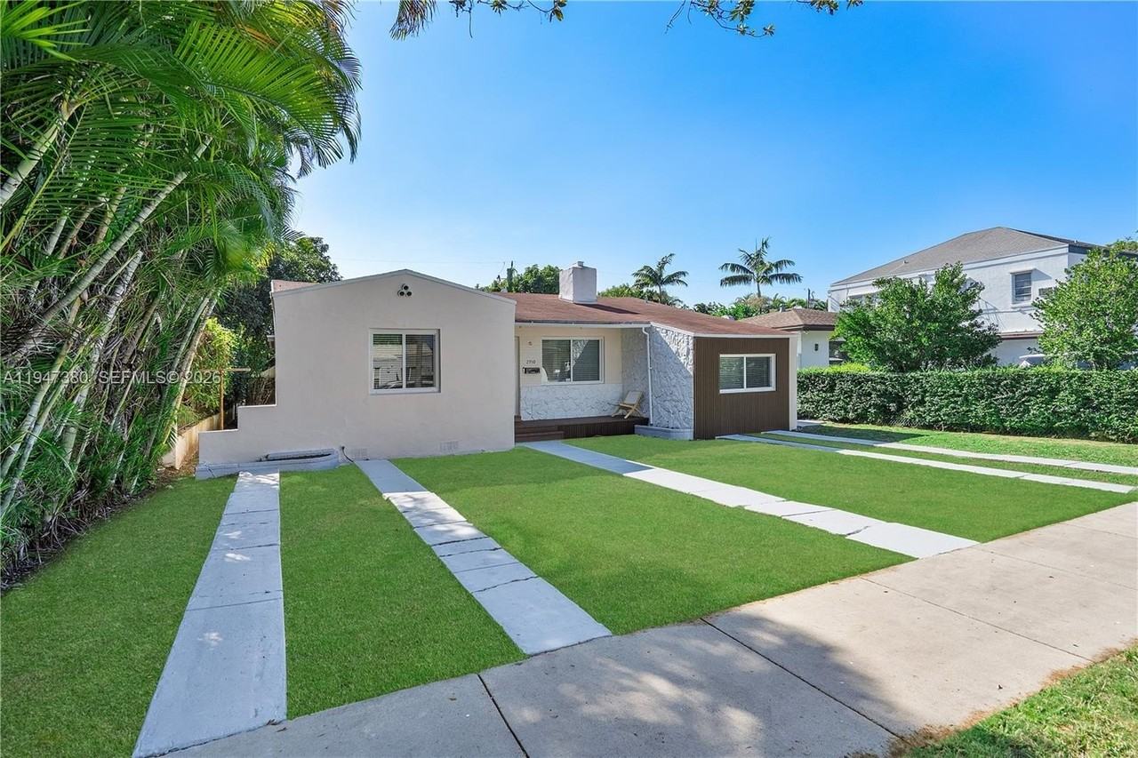 2350 Sw 26th St - Photo 2 of 50