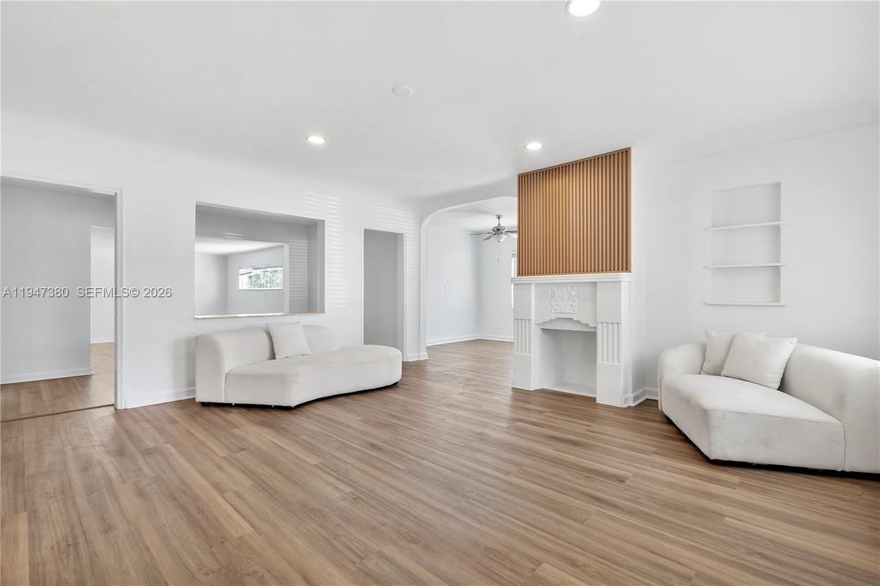 2350 Sw 26th St - Photo 6 of 50